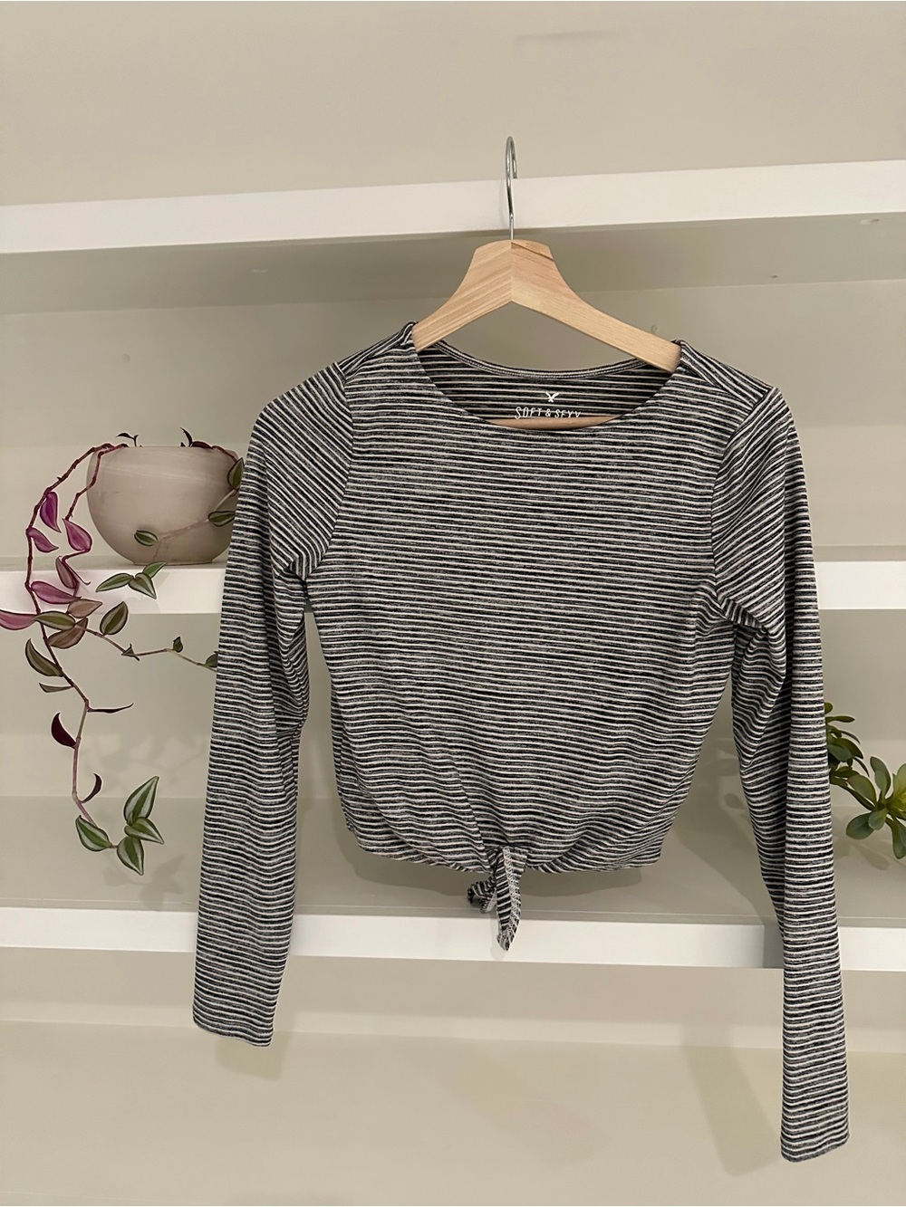 American Eagle Outfitters Black & White Striped Tie-Front Long Sleeve Crop Top